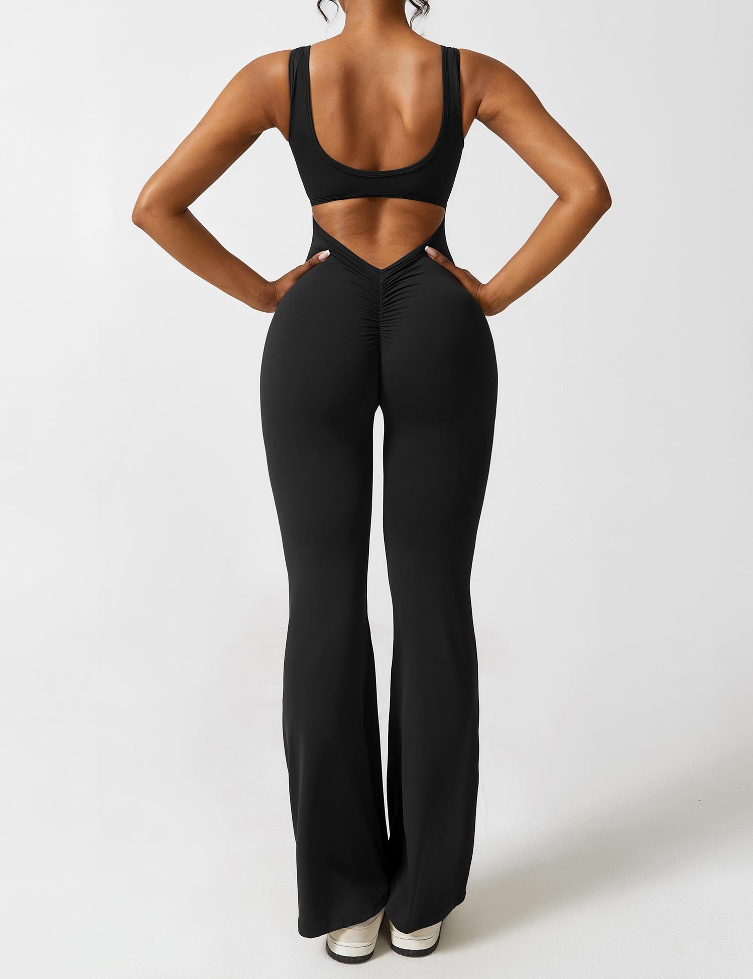 Freya™ Schmeichelhafter Jumpsuit mit V-Rücken