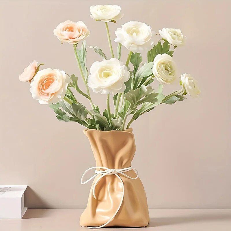 Crisp Vase™ | From recycled inspiration to timeless sophistication! 2