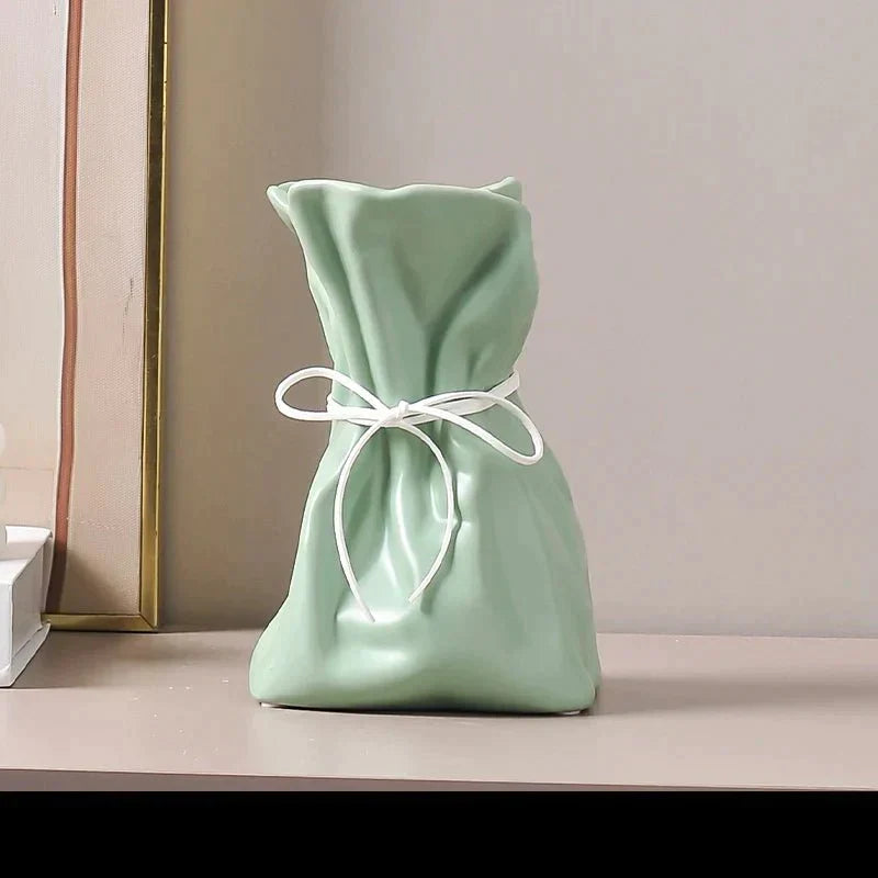 Crisp Vase™ | From recycled inspiration to timeless sophistication! 5
